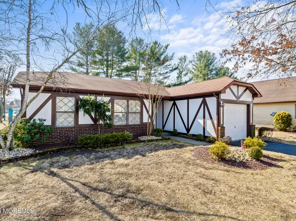 3 Hampton Drive, Marlboro, NJ 07746