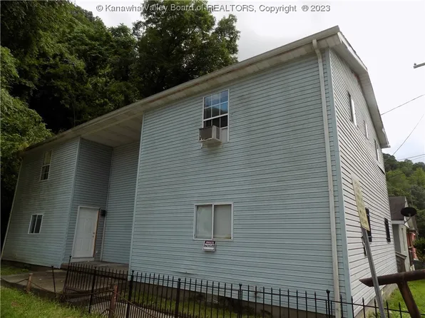 170 Wertz Ave, Charleston, WV 25311