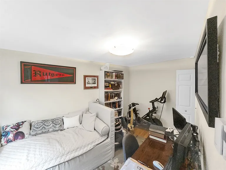69 Spring Park Ave #1 — Photo 19