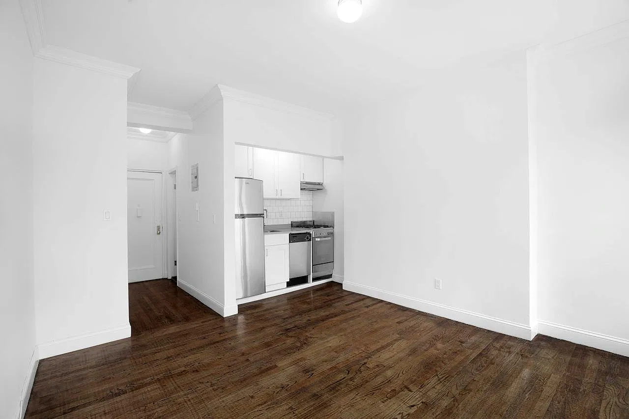 21 Grove Street — Photo 4