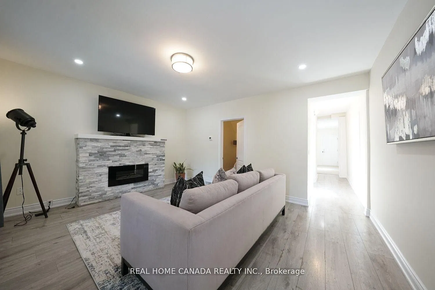 3 bed, $2,280 — Photo 4