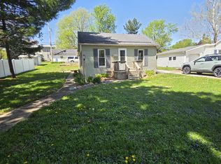 506 N Main St, Eureka, IL 61530