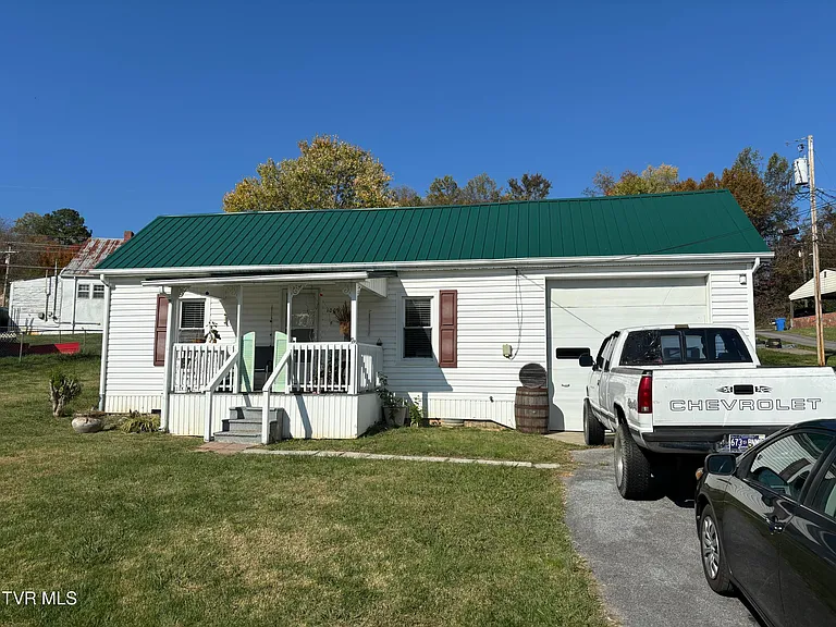 1009 Liberty Cir — Photo 2