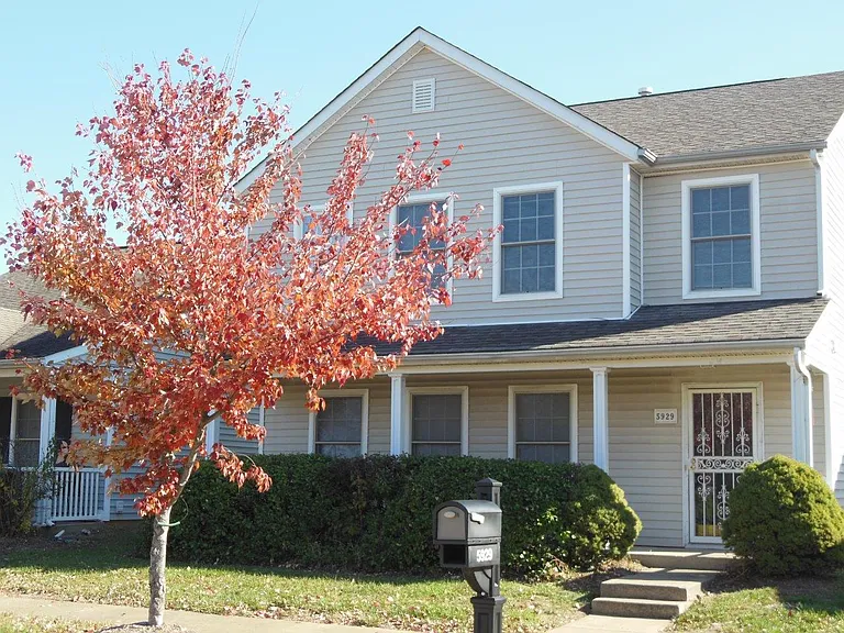 5929 Bay Harbor Dr — Photo 2
