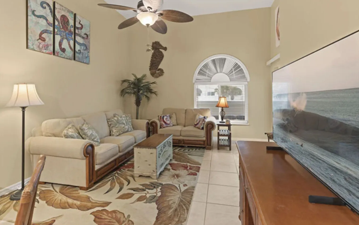 2 bed, 2.0 bath, 12378 sqft, $4,659 — Photo 1