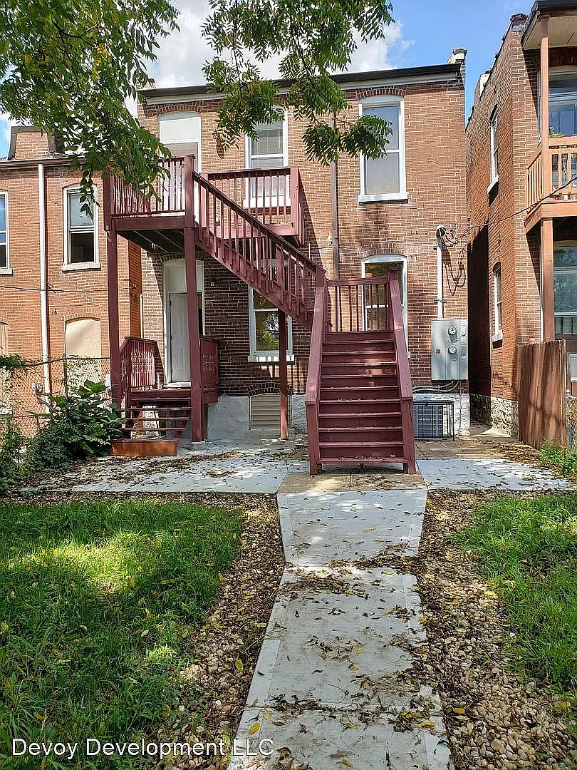 3318 Chippewa St — Photo 2