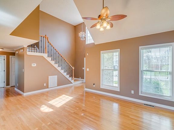 4th image of 4463 Ironhorse Way