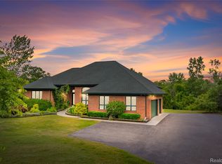 3520 Blue Heron Ct, Ypsilanti, MI 48198