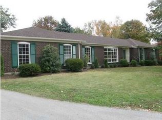 2219 Stonehurst Dr, Louisville, KY 40242