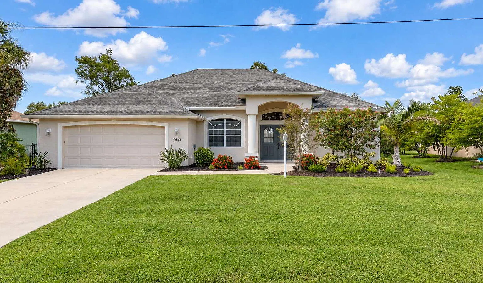 4 bed, 2.0 bath, 1963 sqft, $2,295 — Photo 1