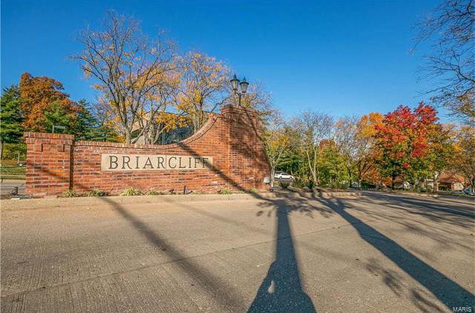 Neighborhood entrance