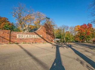 1071 N Spoede Rd, Saint Louis, MO 63146