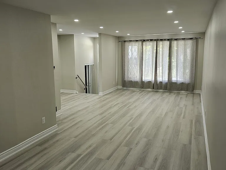 61 Deerfield Cres — Photo 9