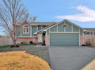 2702 S Crestline Cir, Wichita, KS 67215