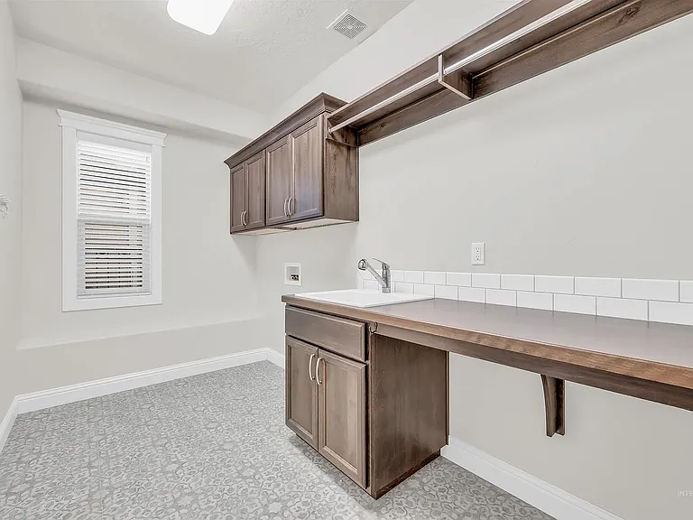 3258 S Arctic Fox Ave — Photo 8