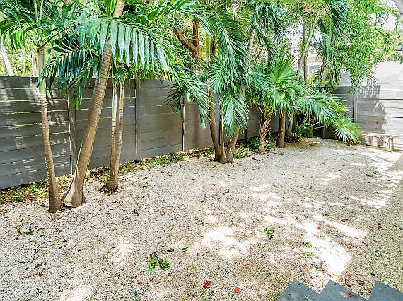 88100 Overseas Hwy #1 — Photo 4