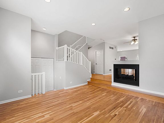 3rd image of 1845 Prairie St