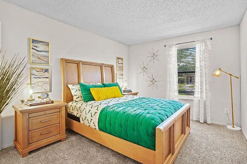 Silver Springs Apts. — Photo 2