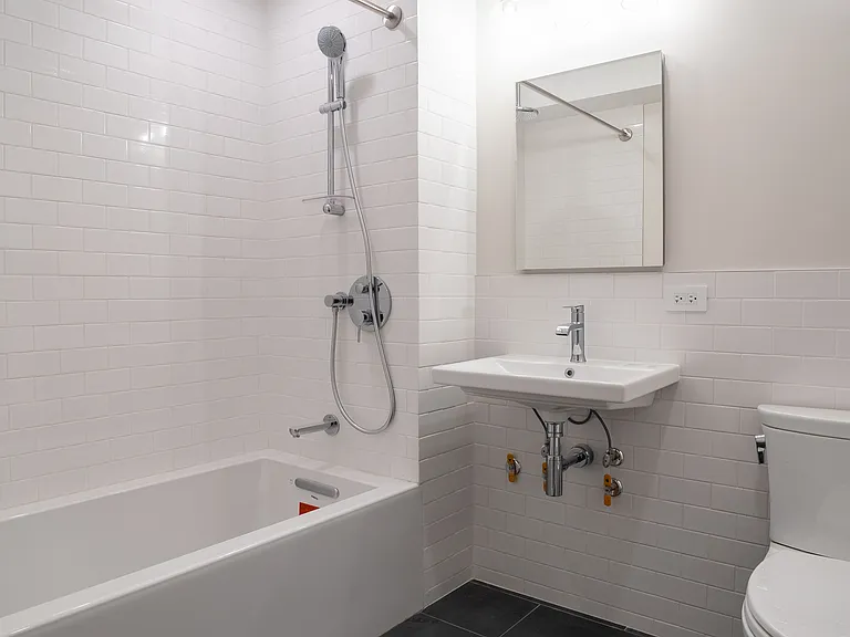 29 Herkimer St #1 — Photo 6