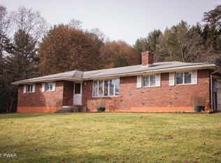 1055 Hudson St, Hawley, PA 18428