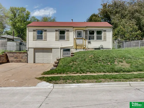 7324 Lillian Ave, La Vista, NE 68128