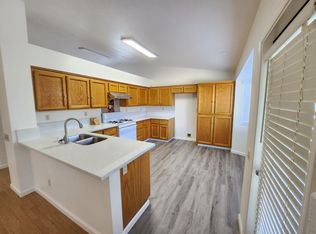 5661 Mapleton Way, Sacramento, CA 95823