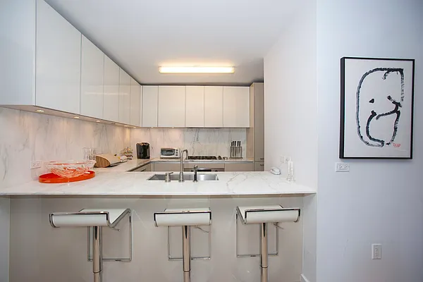 Rented by ADAR 2000 INC | media 29