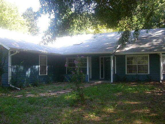 Inviting Shaded Entry