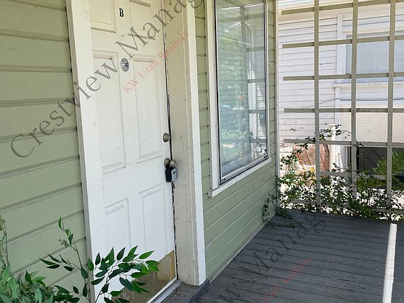 2nd image of 564 29th St #B