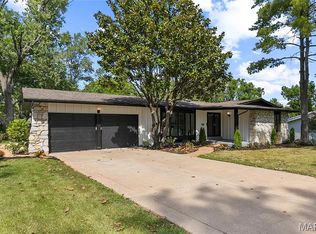 11875 Gold Leaf Dr, Saint Louis, MO 63146