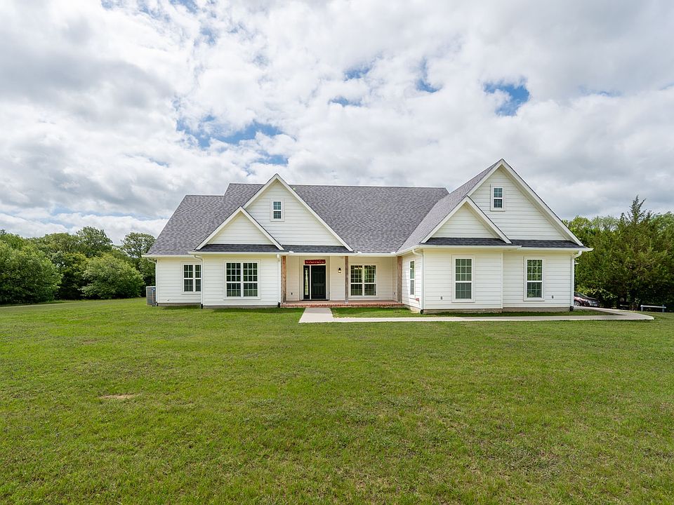 1st image of 38 Jubilee Farm Rd