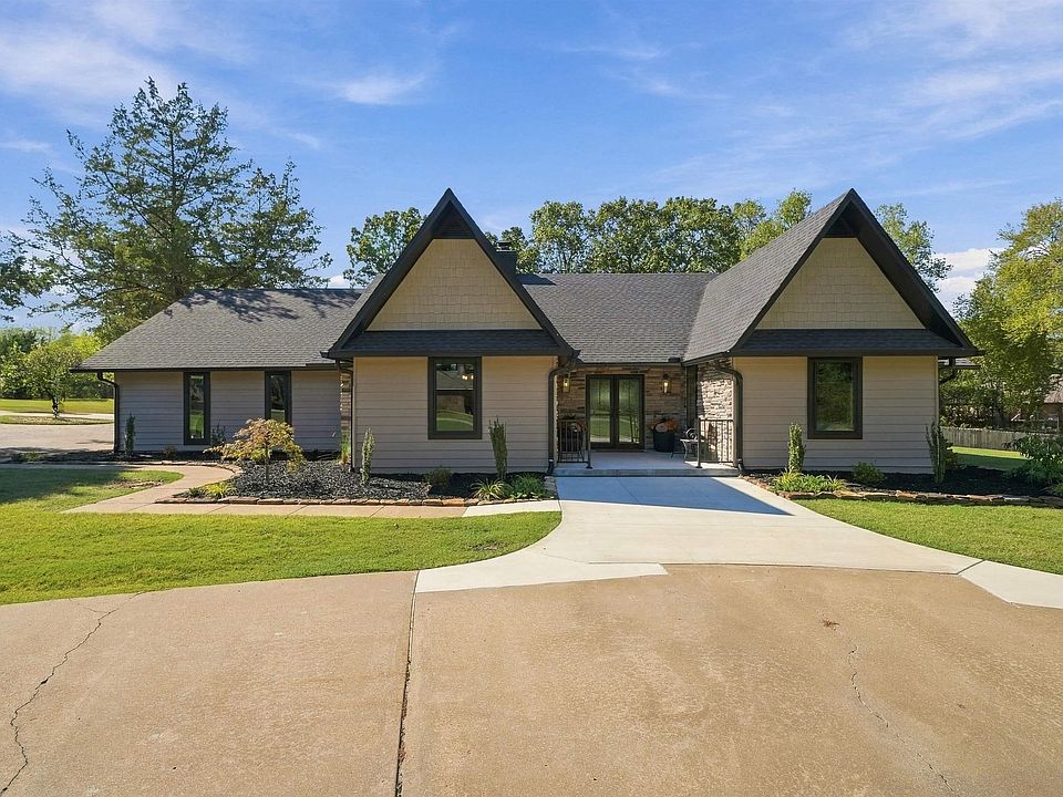1st image of 10 Hill Creek Cir