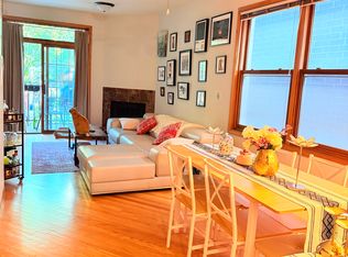 1527 W Thomas St APT 2, Chicago, IL 60642