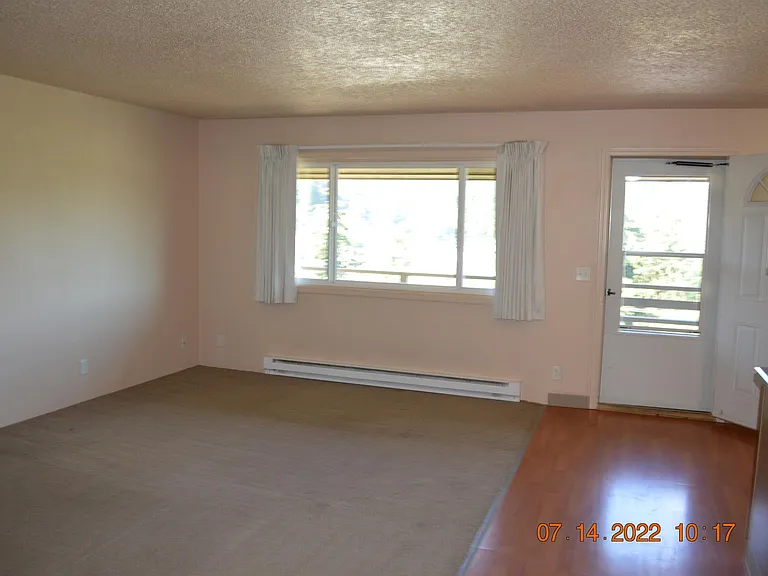 725 NW Pine St — Photo 13