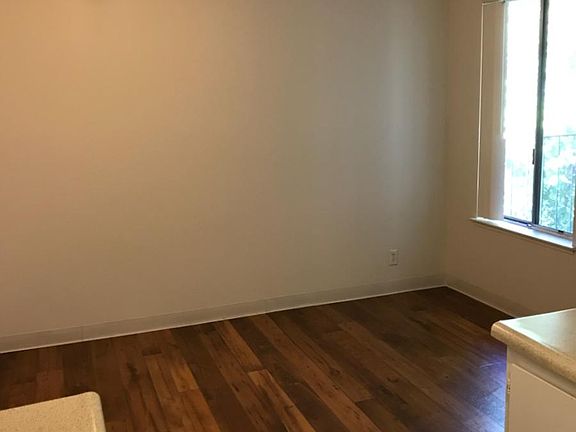 3rd image of 1708 V St APT 8