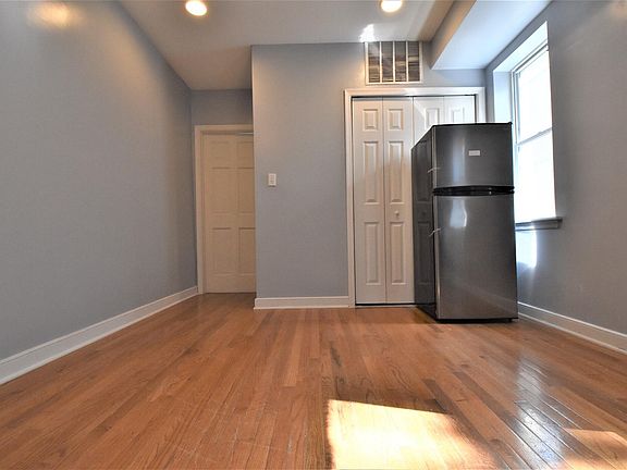 3rd image of 1227 W Susquehanna Ave Floor 2