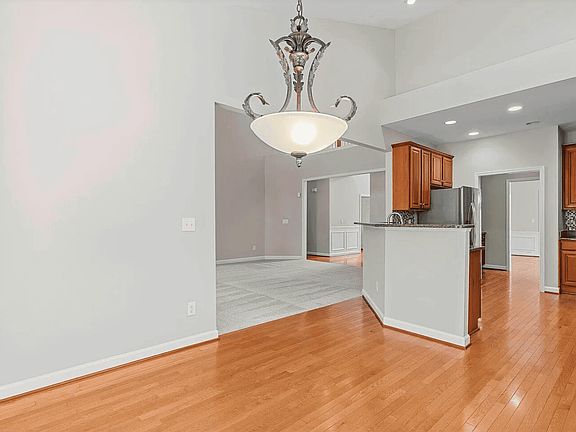 4th image of 121 Vista Brooke Dr