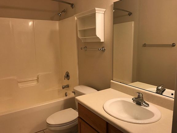 5th image of 2740 W Tharpe St APT 404