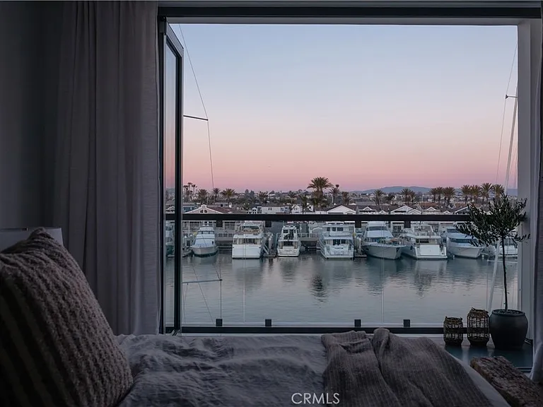 2230 Newport Blvd #301 — Photo 11