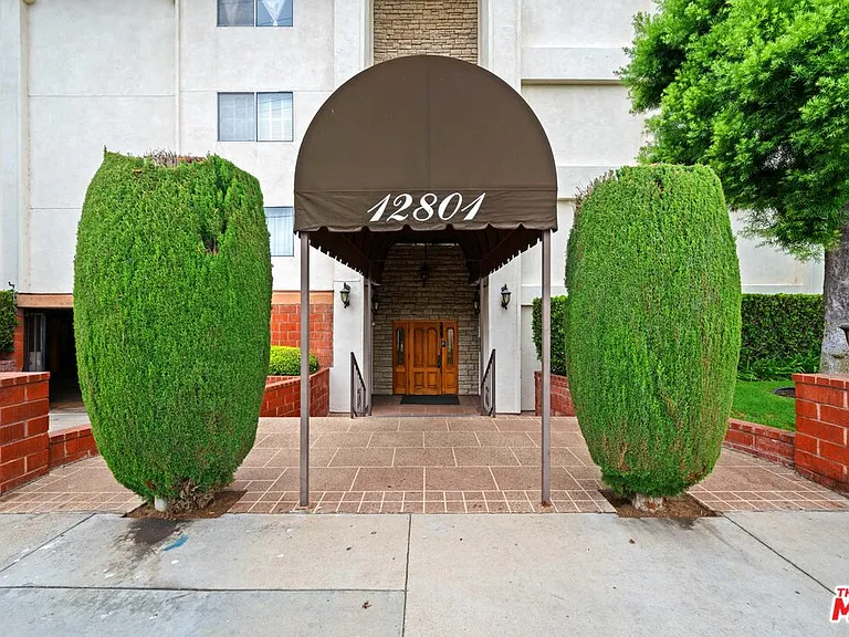 12801 Moorpark St #308 — Photo 32