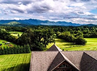 62 Wallace St, Franklin, NC 28734