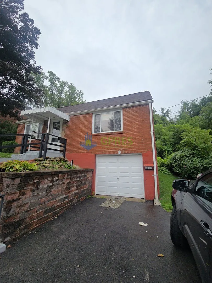 Updated 3-Bedroom house for rent in Penn Hills — Photo 2