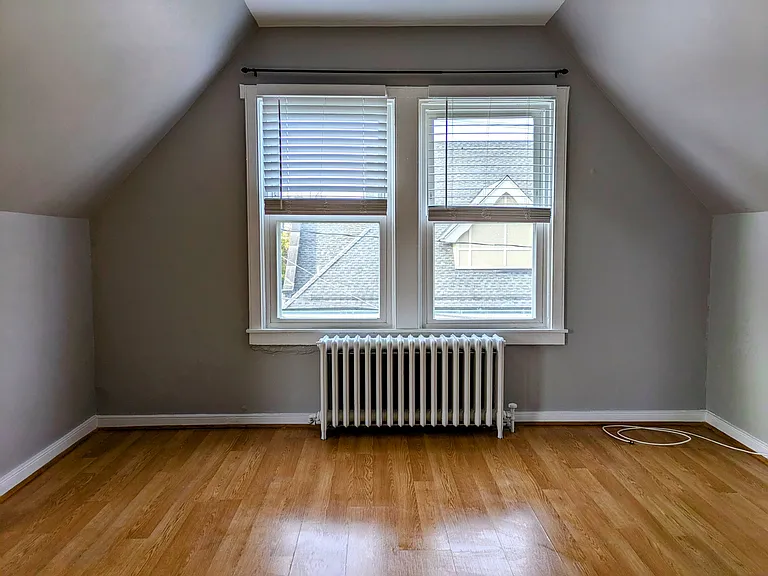 1 Newburg Ave #300 — Photo 4