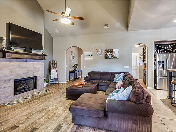 4th image of 8305 NW 139th Ter