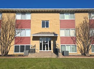 1040 Twixt Town Rd #7, Marion, IA 52302