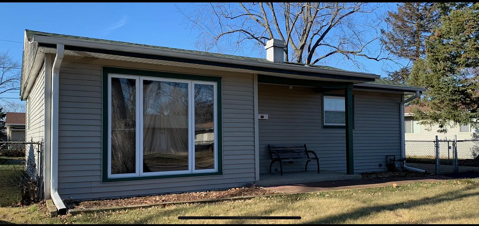 42 Birch St photo 1