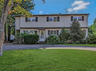 60 E Belmont St, Bay Shore, NY 11706