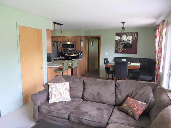 3rd image of 5999 Fawnridge Ct