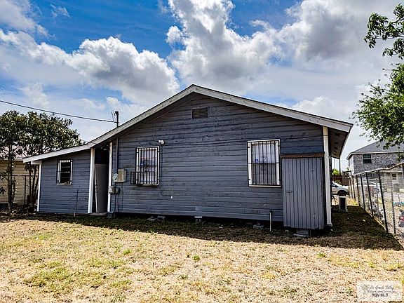 4th image of 1909 Rosedal Dr