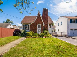 625 Hemlock St, Roselle Park, NJ 07204